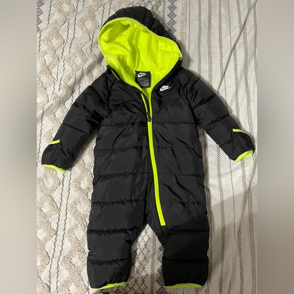 Nike baby snow suit black and yellow 9-12mos
